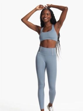 Vuori Evolve Lunar Leggings and Sports Bra Set